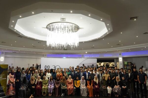 HAA Year 12 Muslim Achievement Award Recipients 2022 Along With Human Appeal’s Team In Melbourne HAA Year 12 Muslim Achievement Award Recipients 2022 Along With Human Appeal’s Team In Melbourne